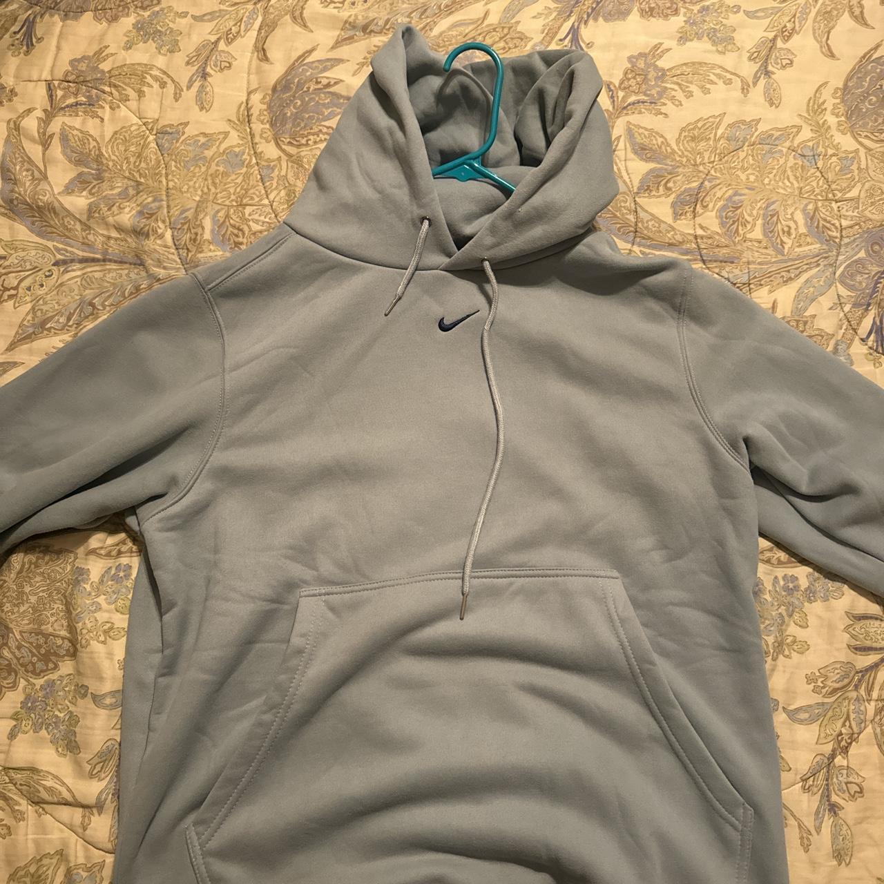 vintage center swoosh nike hoodie, size L - Depop