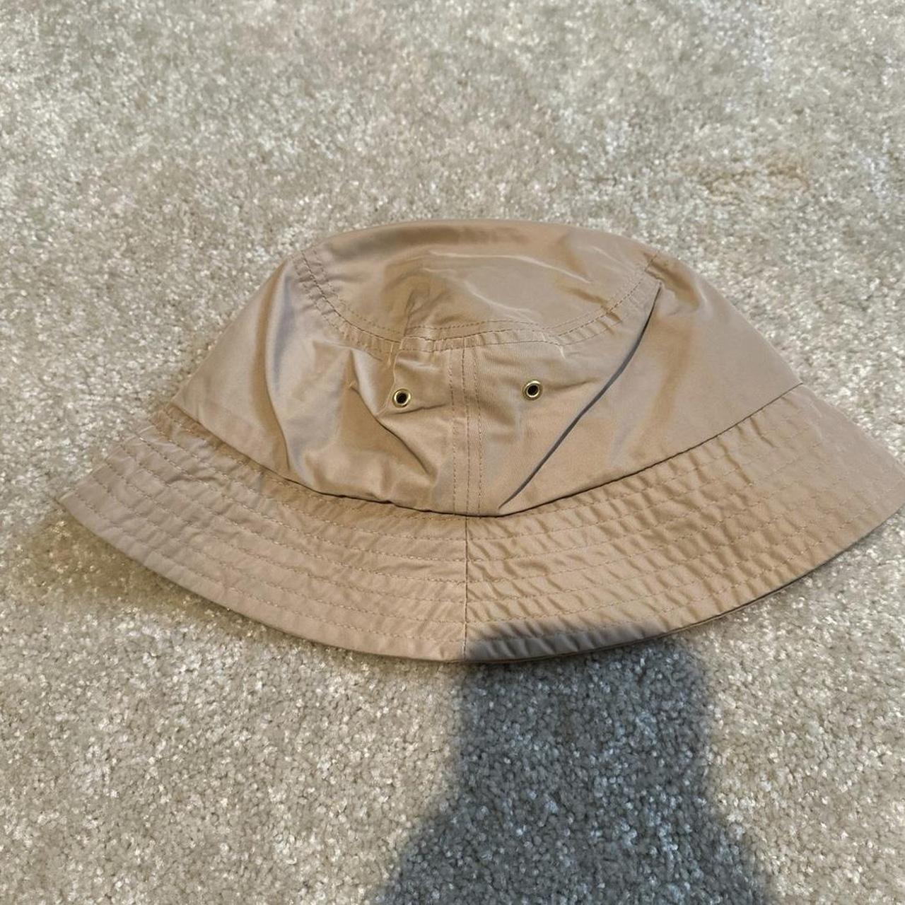 Bucket hat - Depop