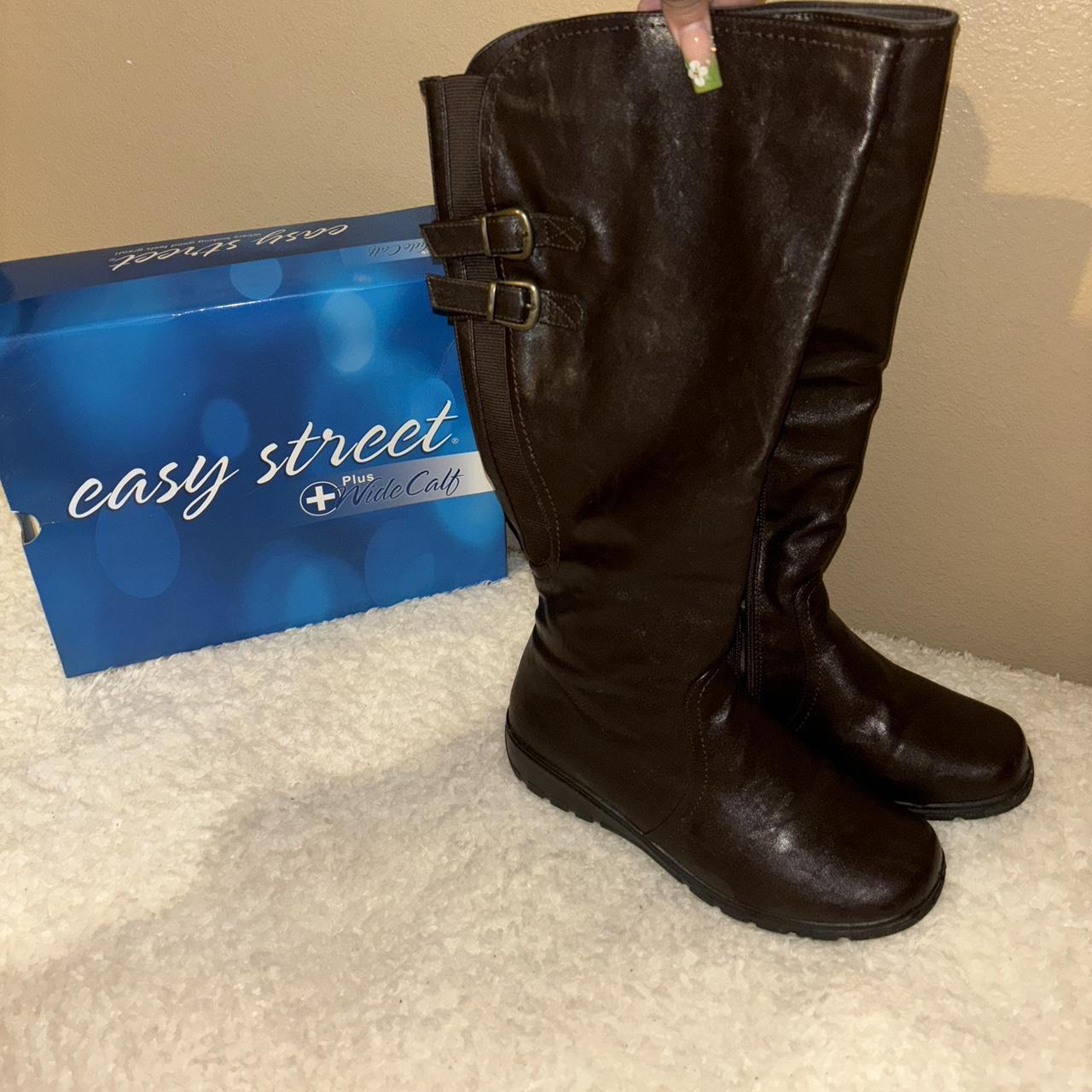 Easy Street Tess plus boots in size 7W. The color is