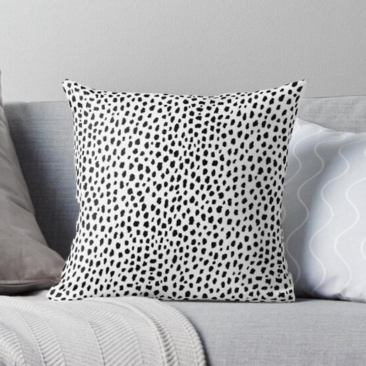 Black and white spotted pillow best sale