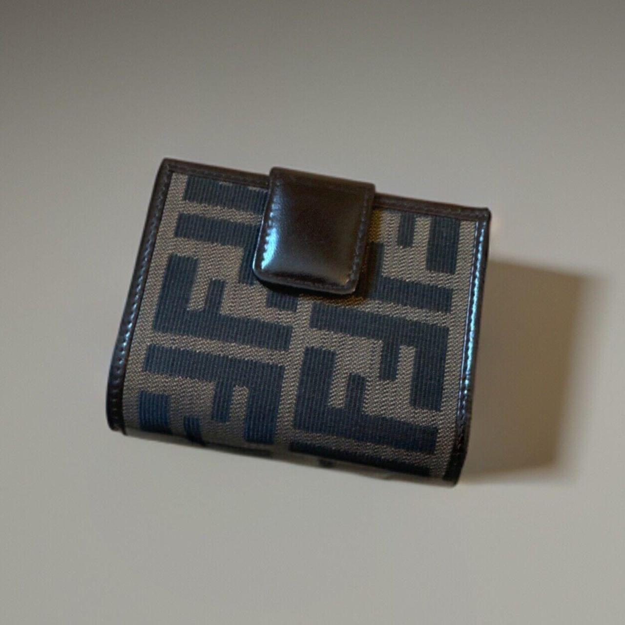 Fendi short outlet wallet