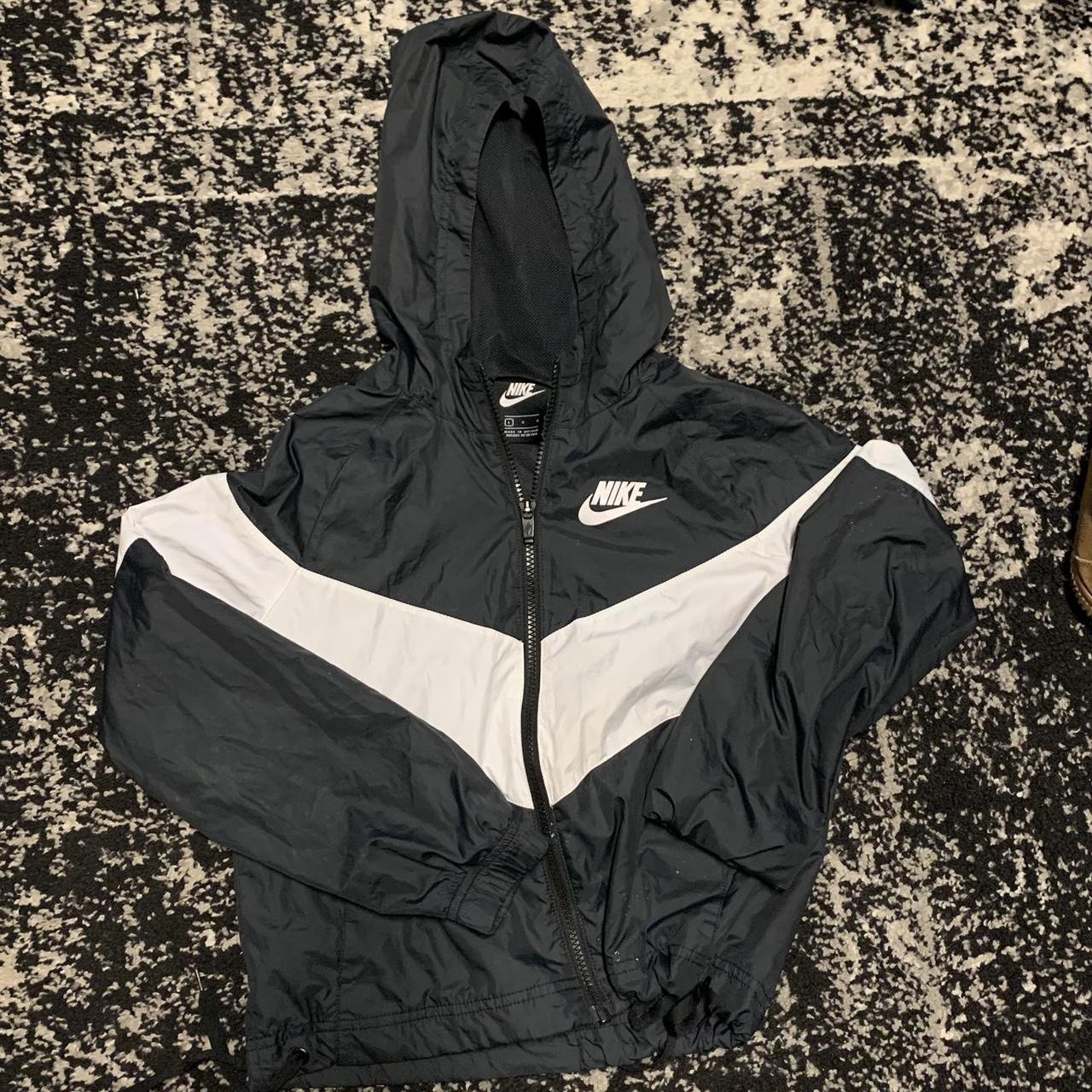 Nike windbreaker youth hotsell