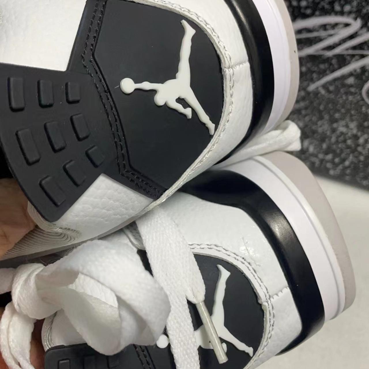 womens white jordan shoes