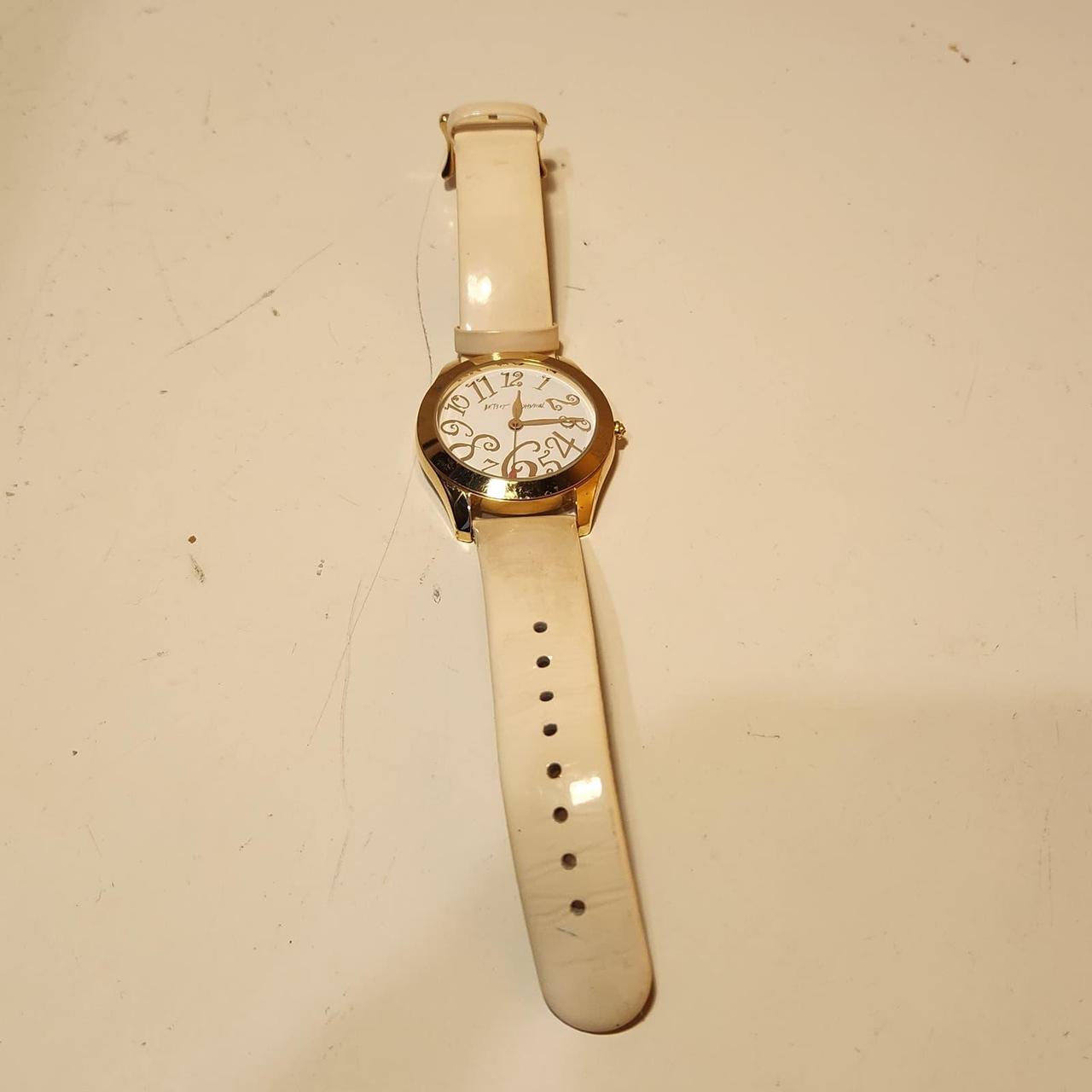 Betsey johnson outlet white watch