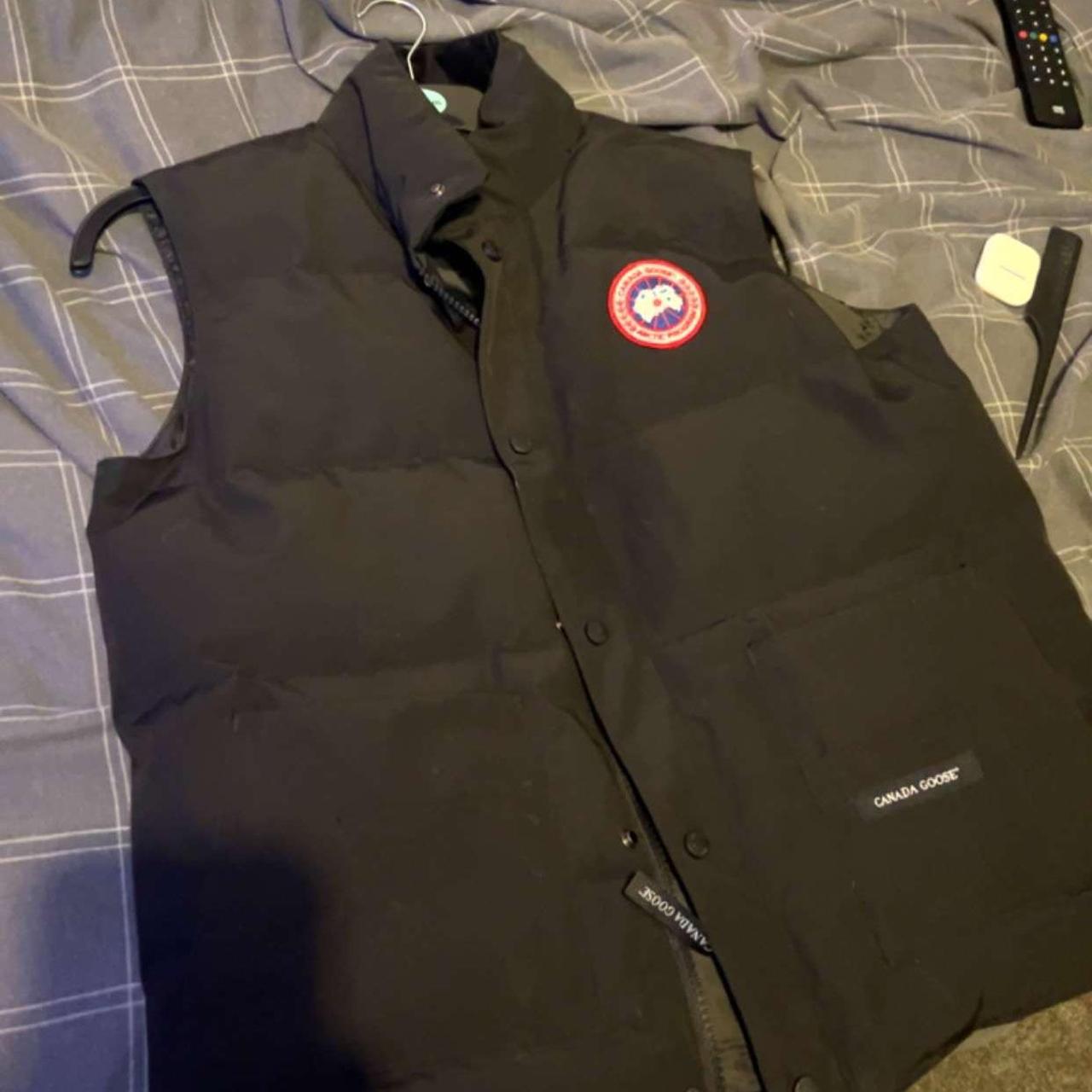 Canada goose gilet clearance depop