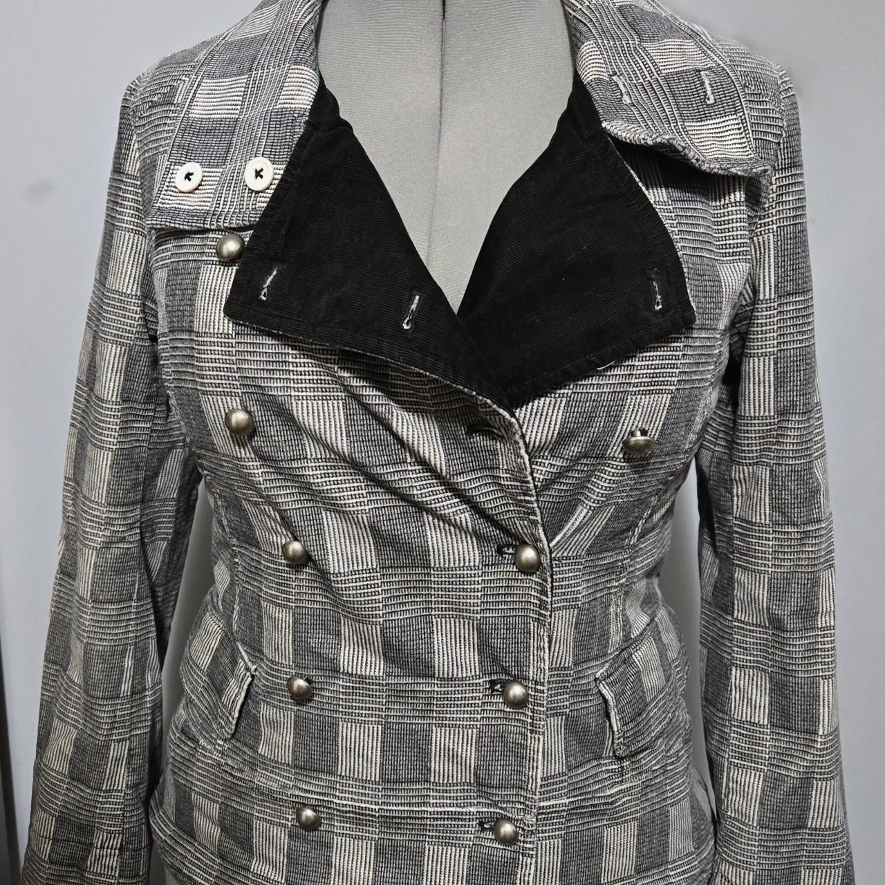 item listed by j9svit
