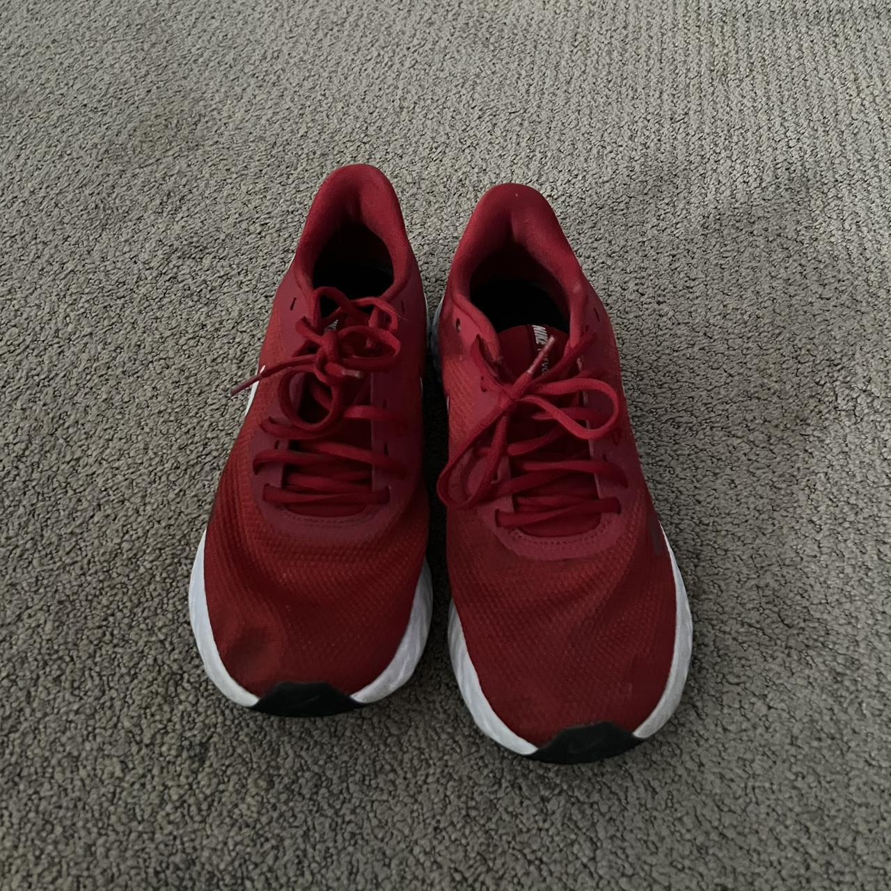 mens nike running shoes size 9.5