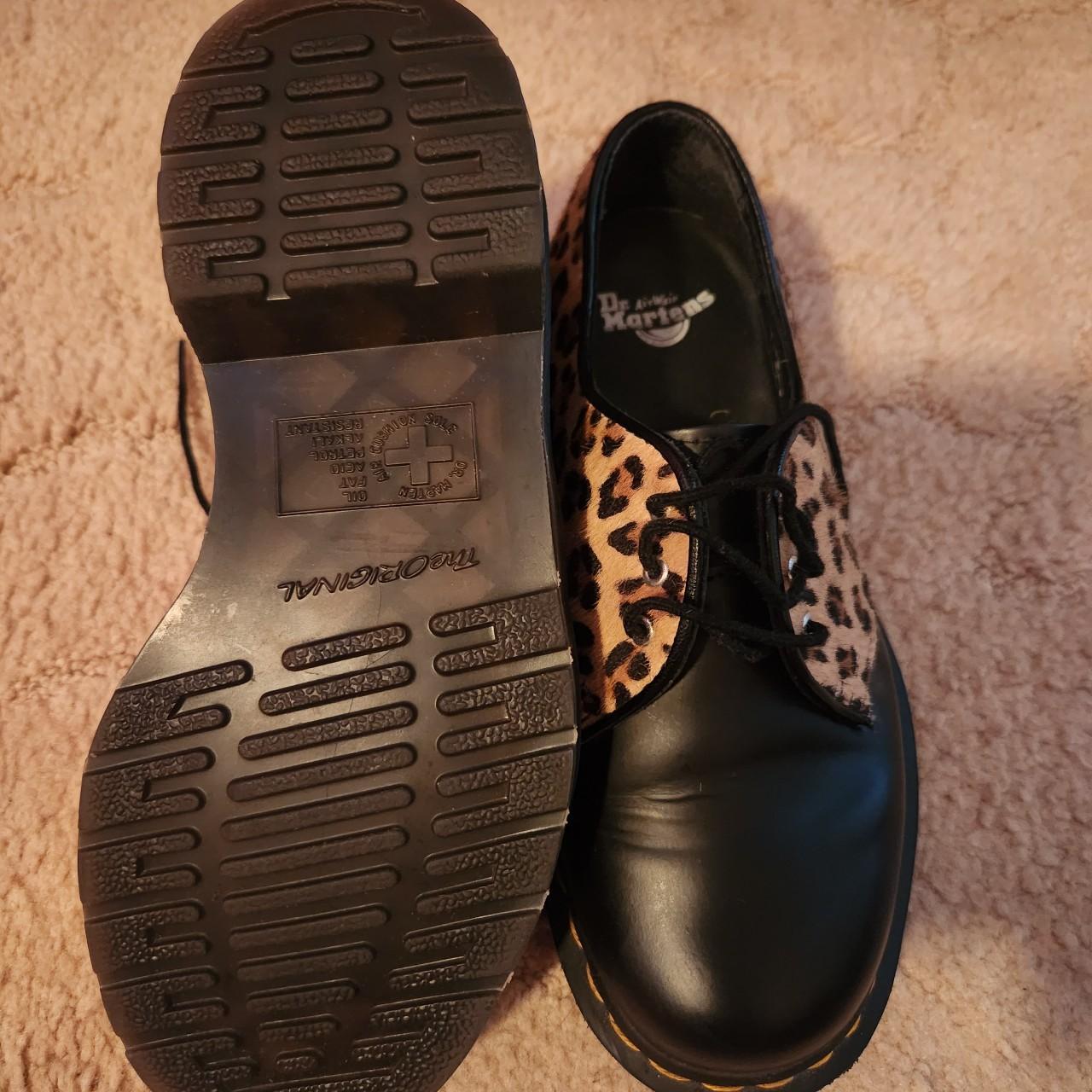 dr martens bentley ii heart leopard