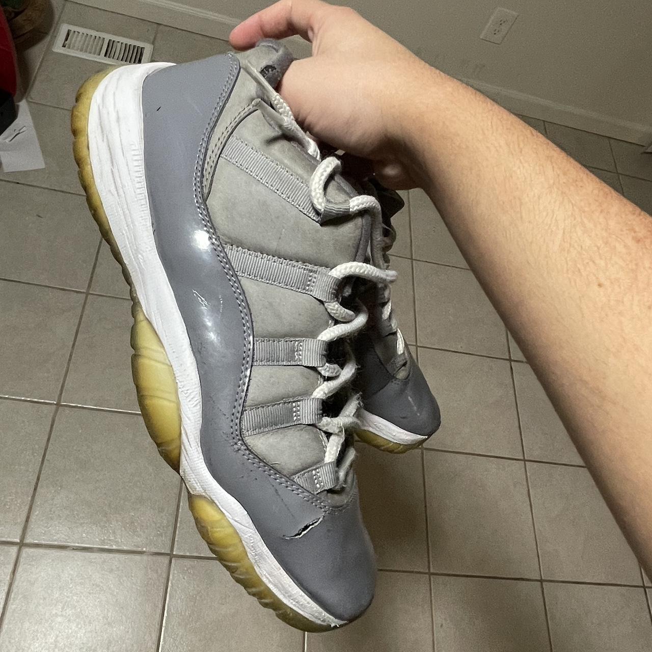 low top jordan 11 grey