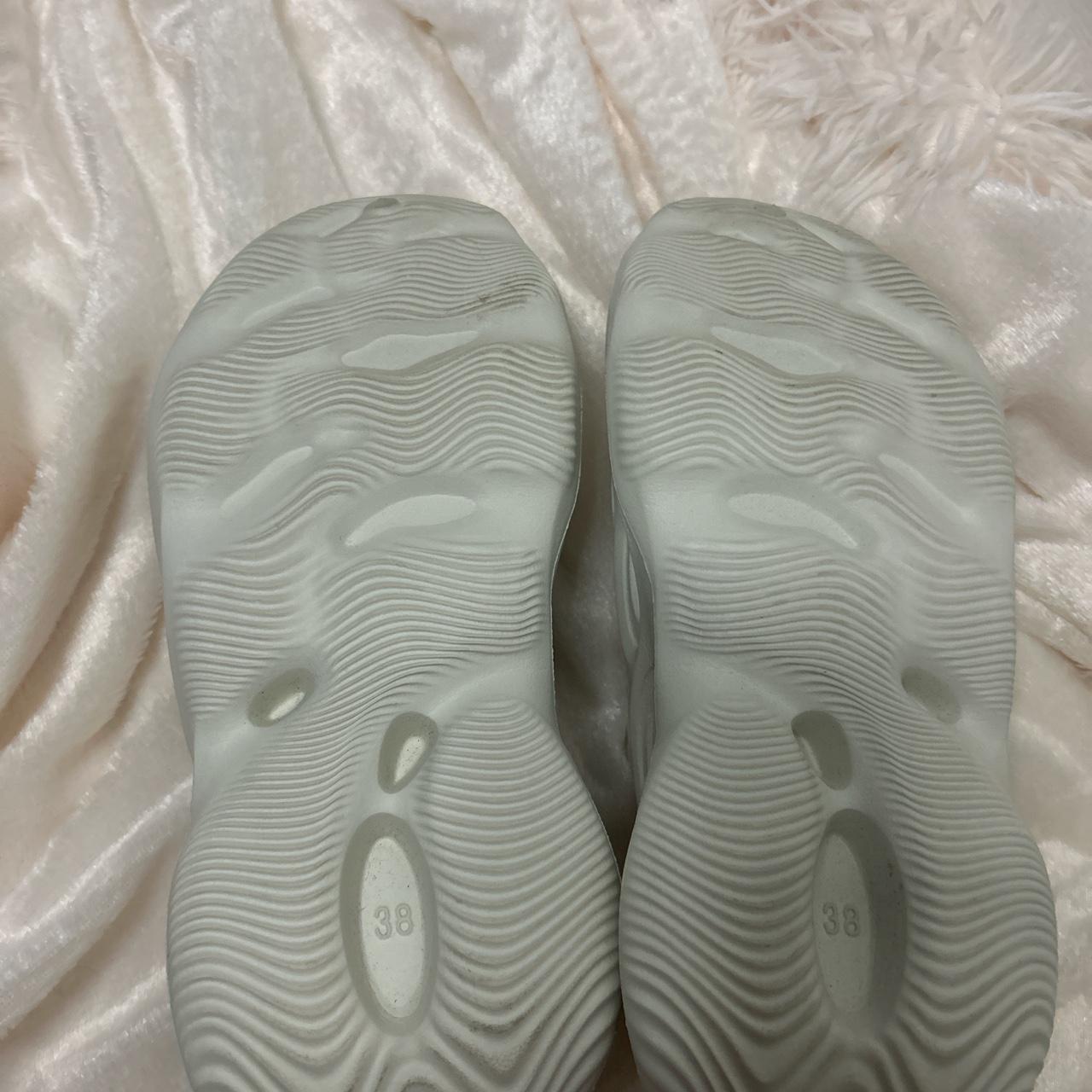 yeezy foam runner mineral blue real vs fake