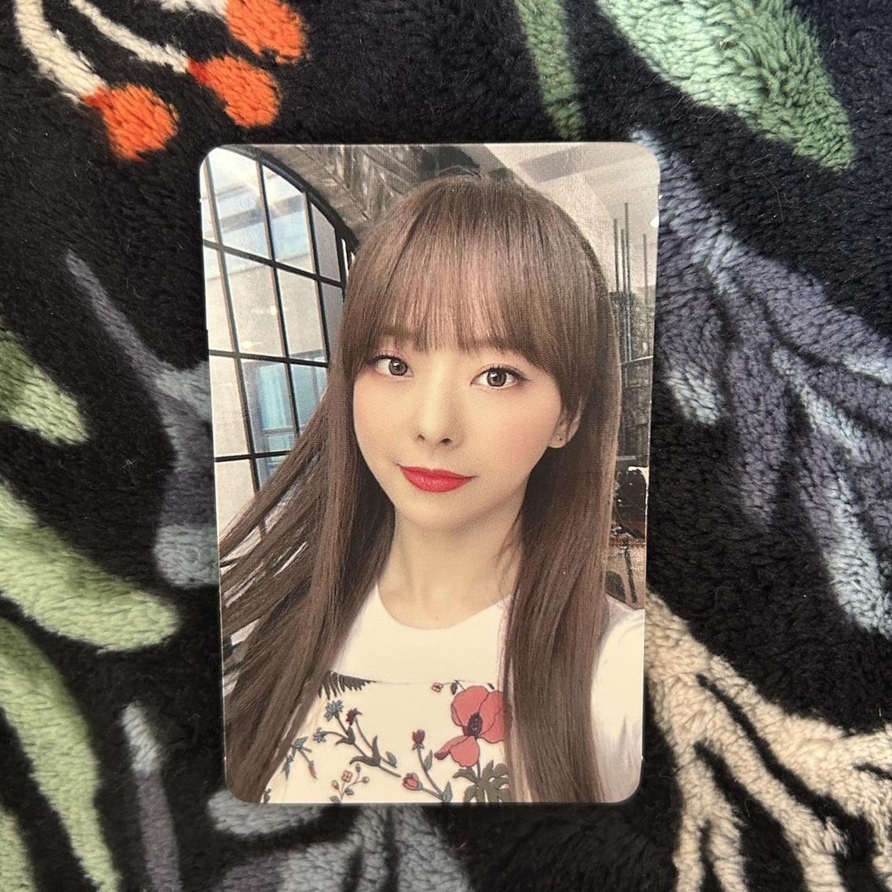 LOONA / LOOSEMBLE Hyunjin Official Photocard - dm | Depop