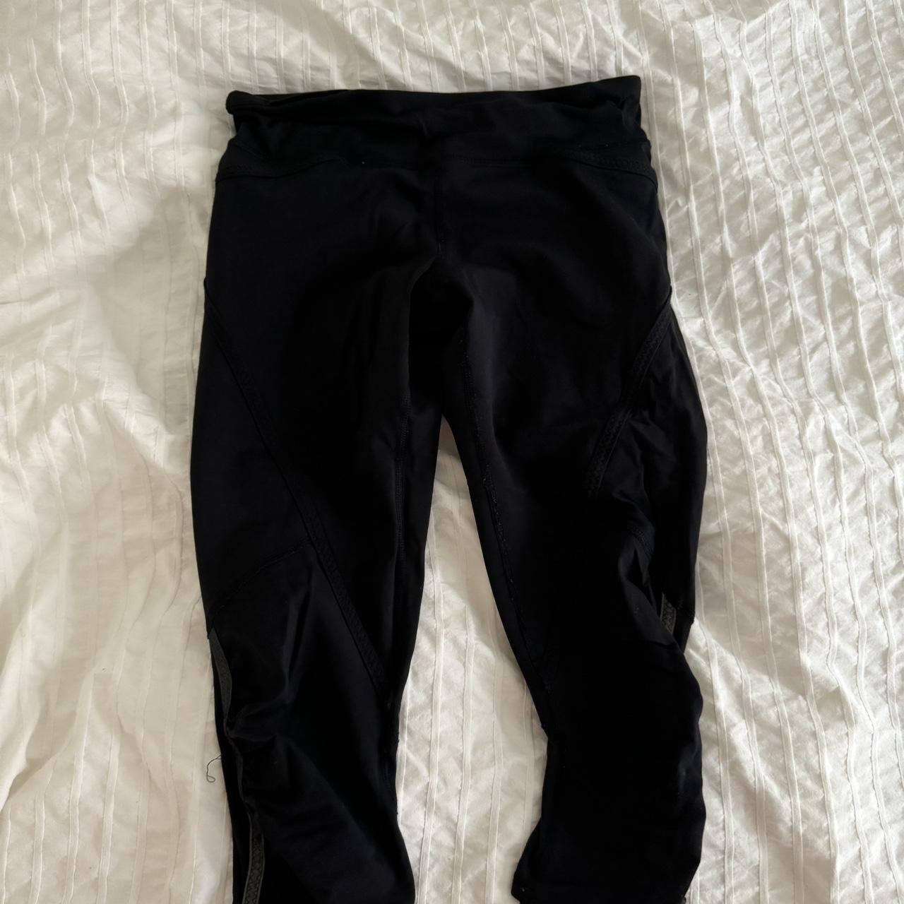 lululemon leggings with pockets black with grey - Depop