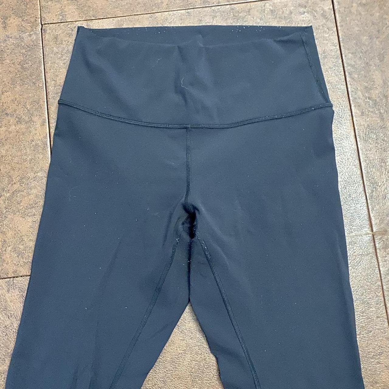 Womens black lululemon leggings size 6 - Depop