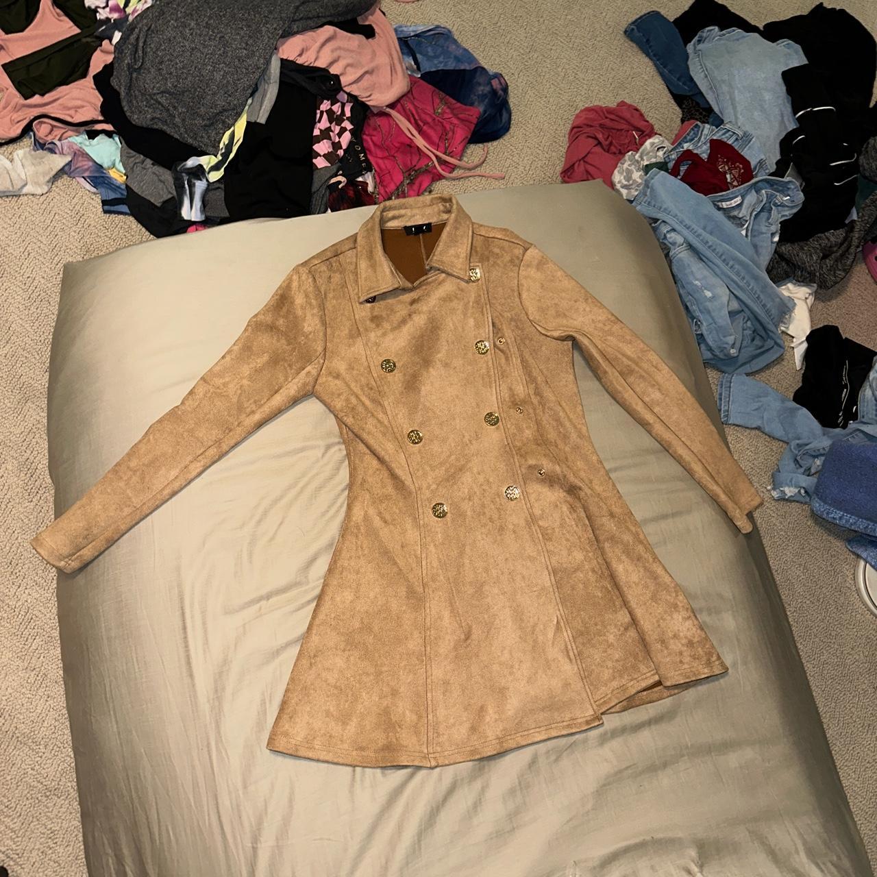 Tan coat-long - Depop