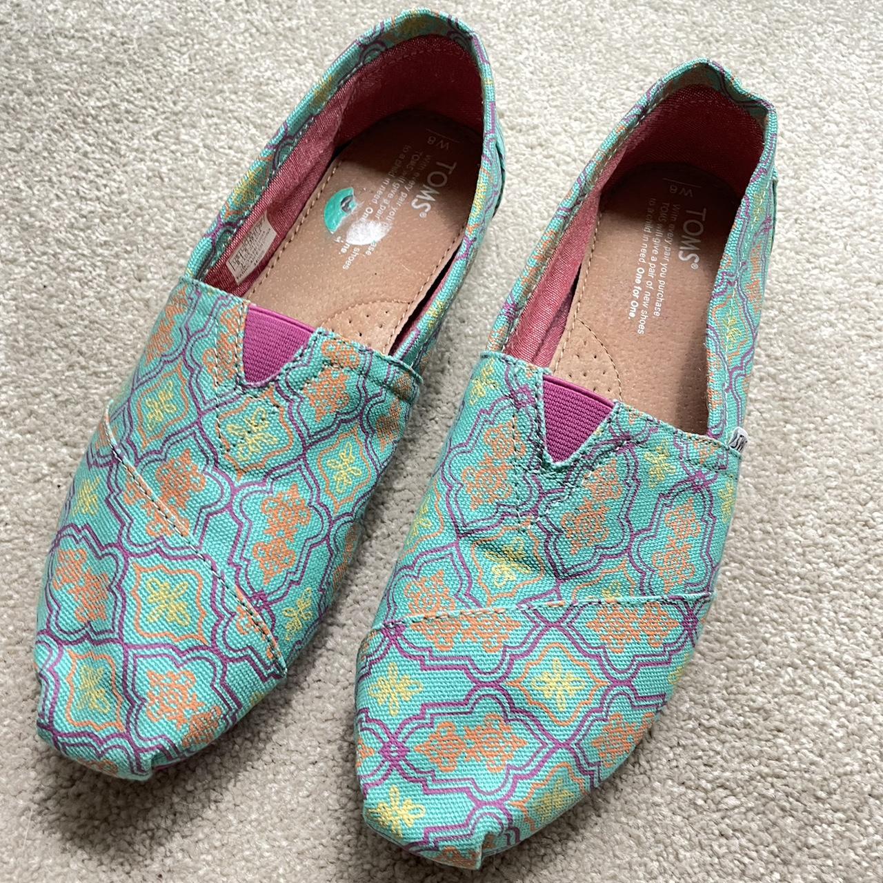 Aqua Toms Shoes Never worn, has sticker