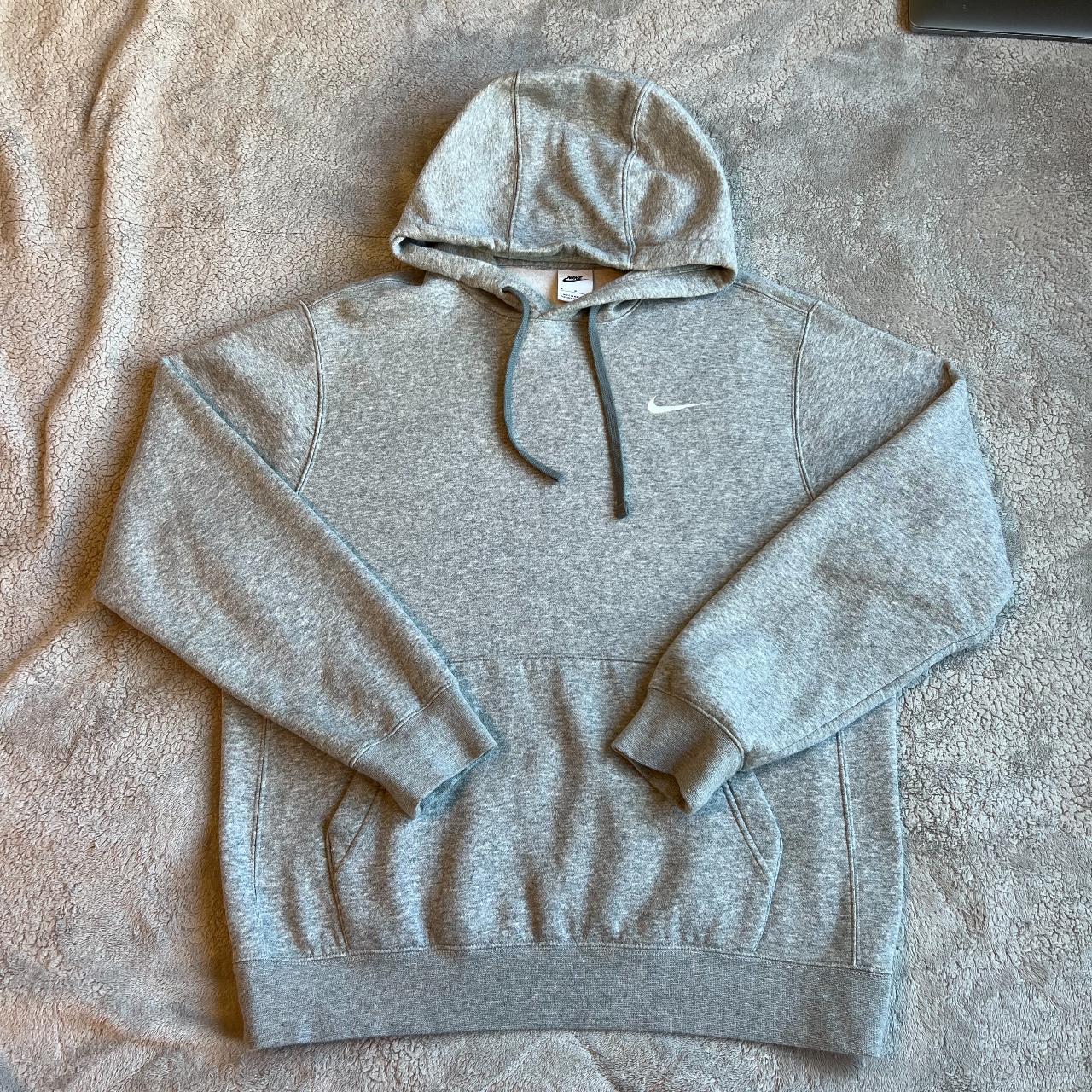 Grey nike hoodie with outlet green tick