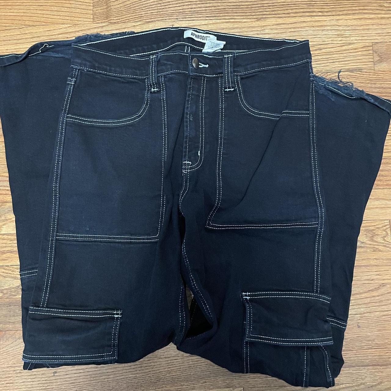 34/32 Black Aphrodite Cargos Condition: These fit... - Depop