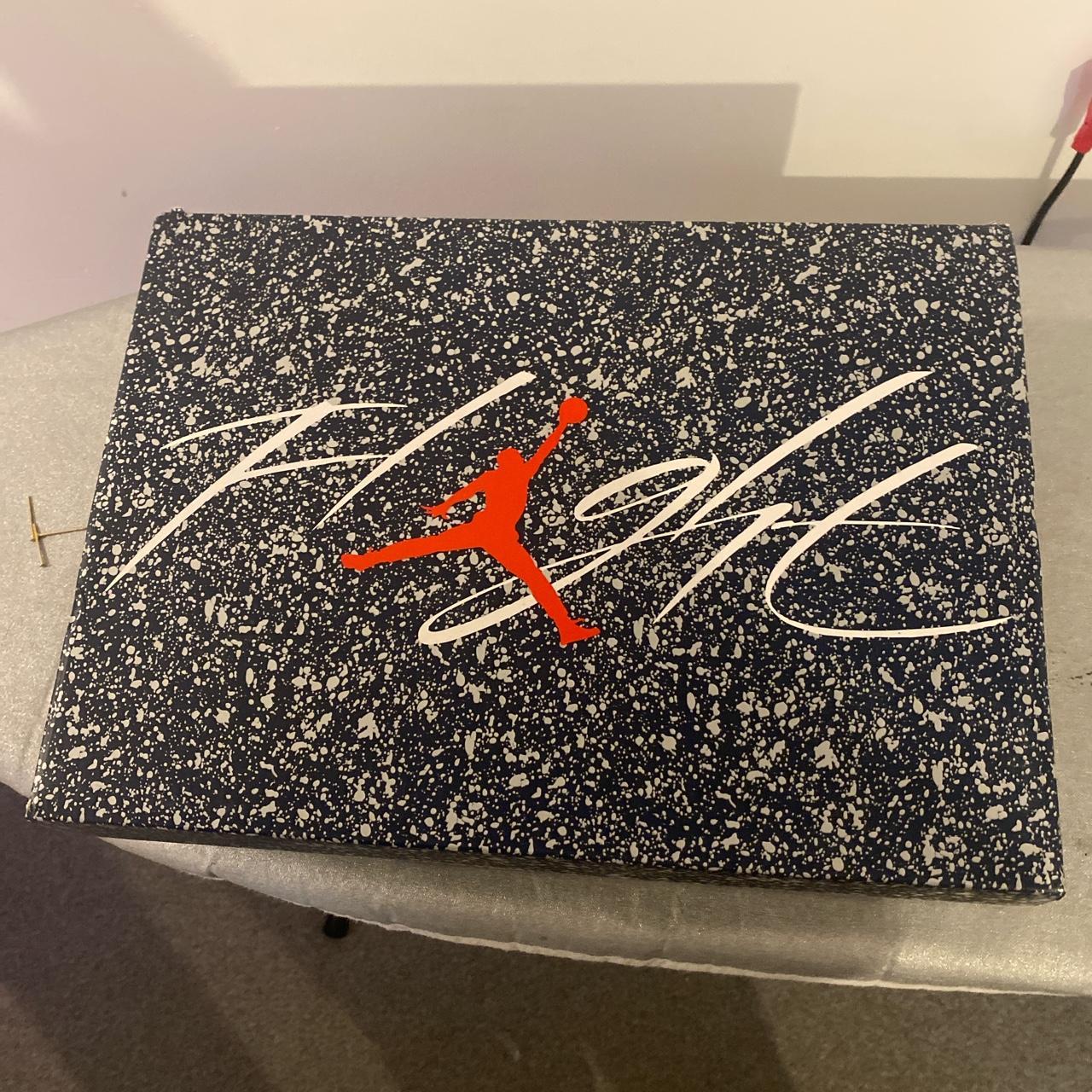 midnight blue jordan 4