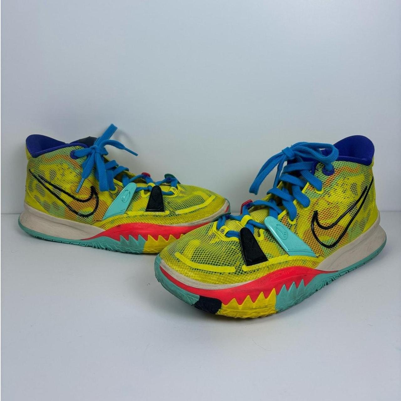 Nike Kyrie 7 1 World 1 People Streetwear