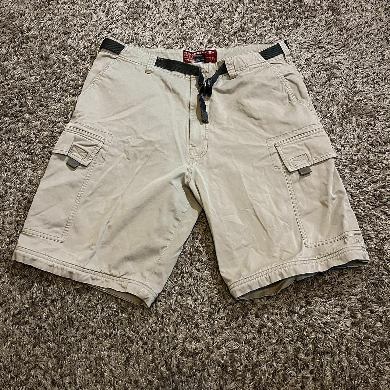 38’ Abercrombie khaki Cargo Shorts “with