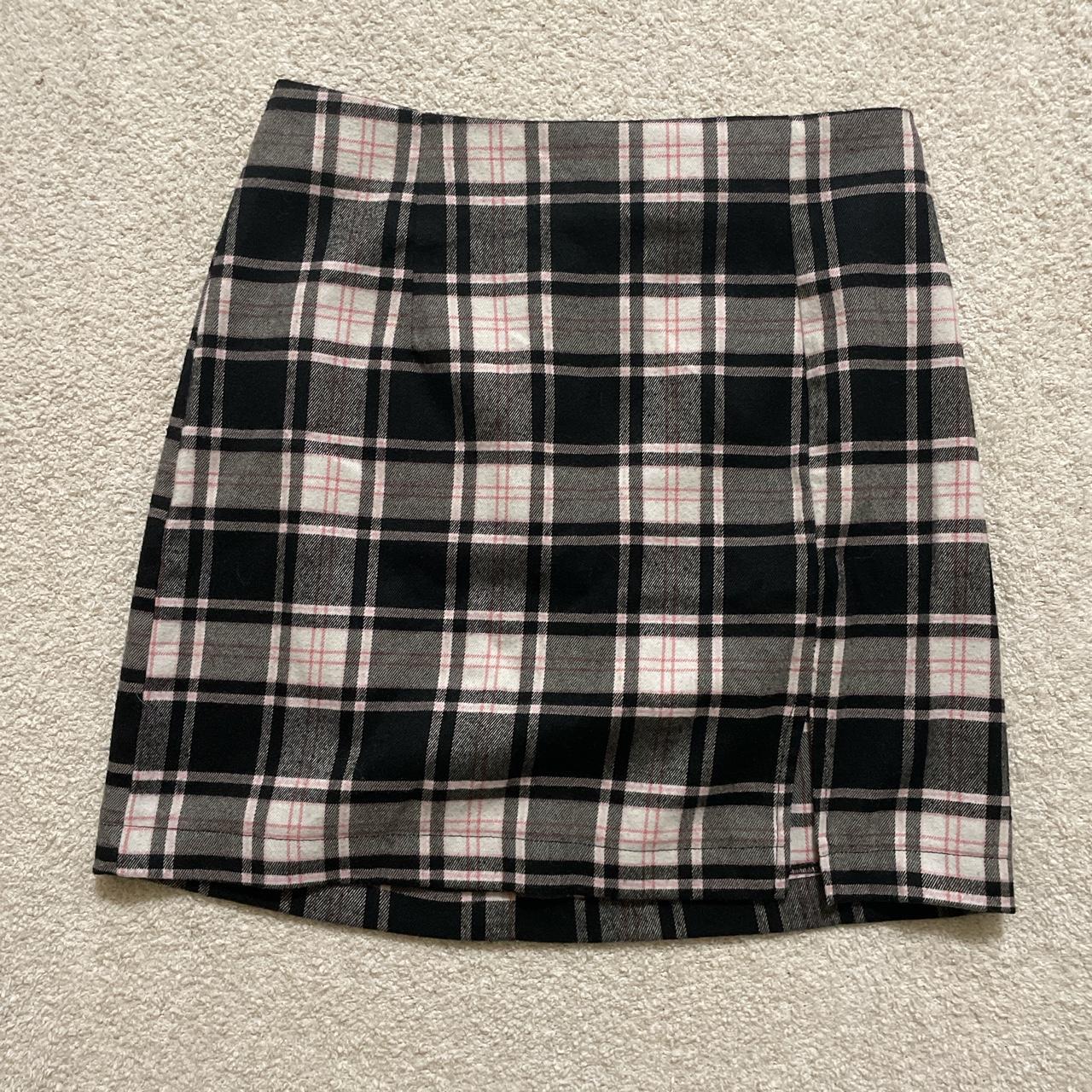 Women’s M Stitch and Pine skirt Black, Pink, and... - Depop