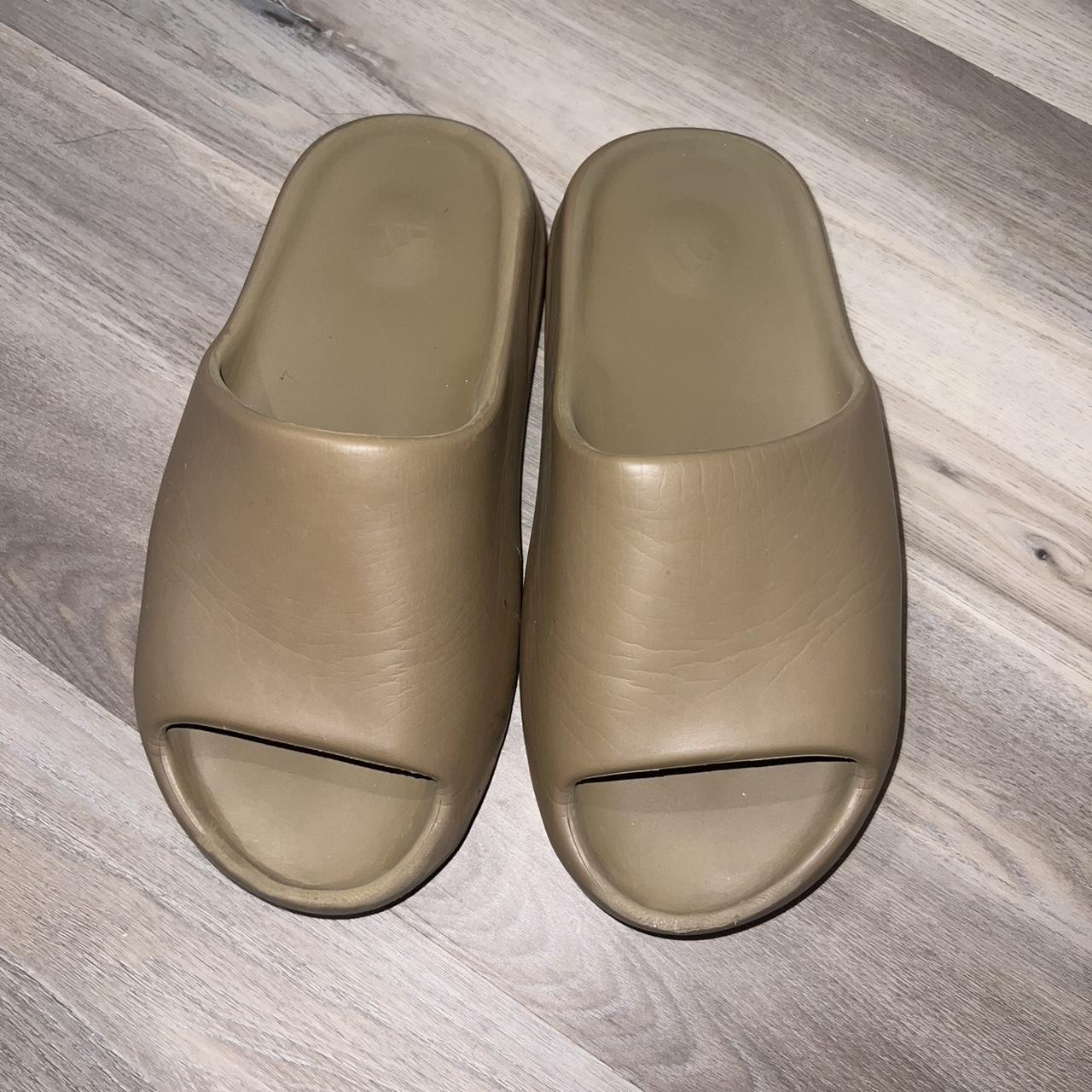 tan yeezys slides