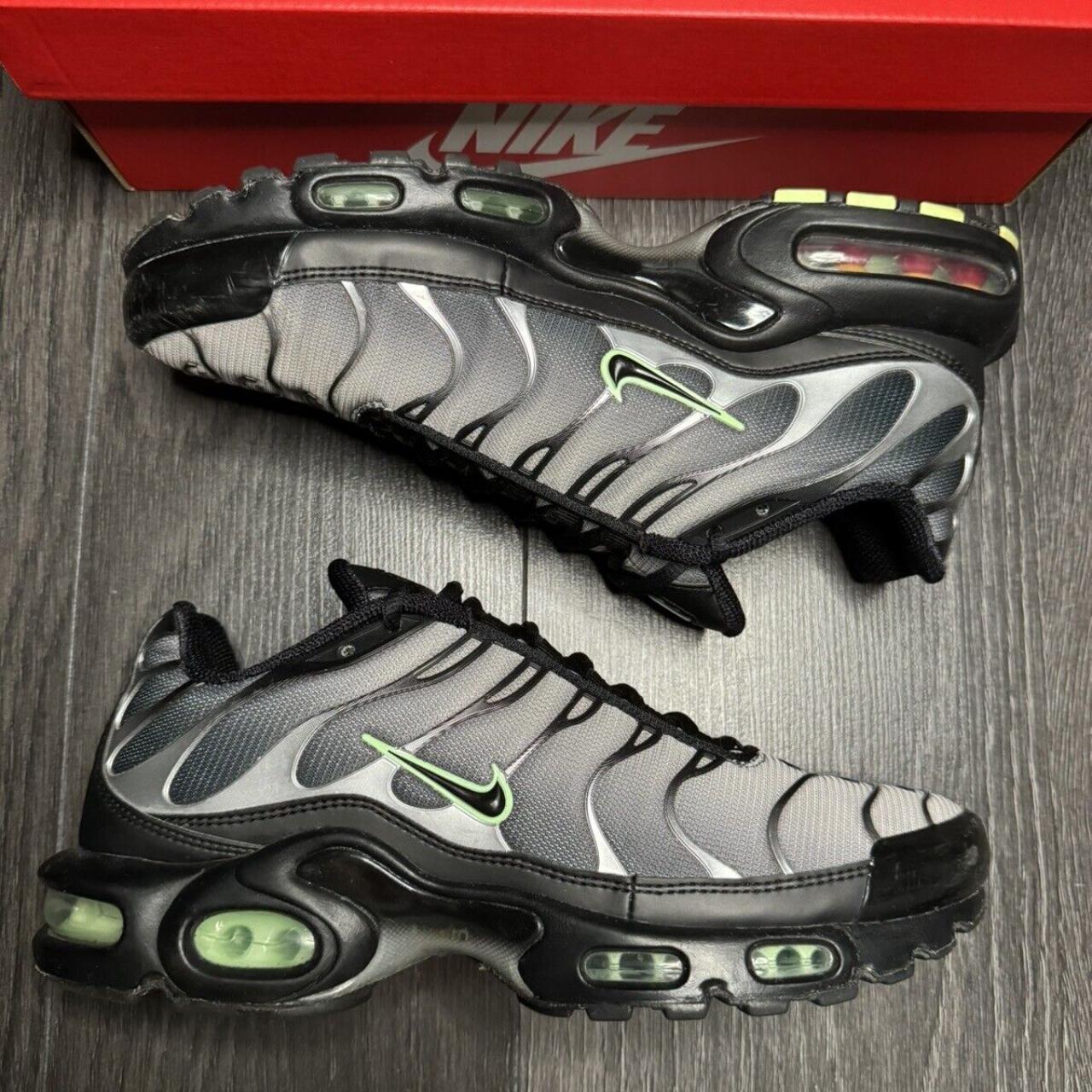 Nike tns 2024 black size 7