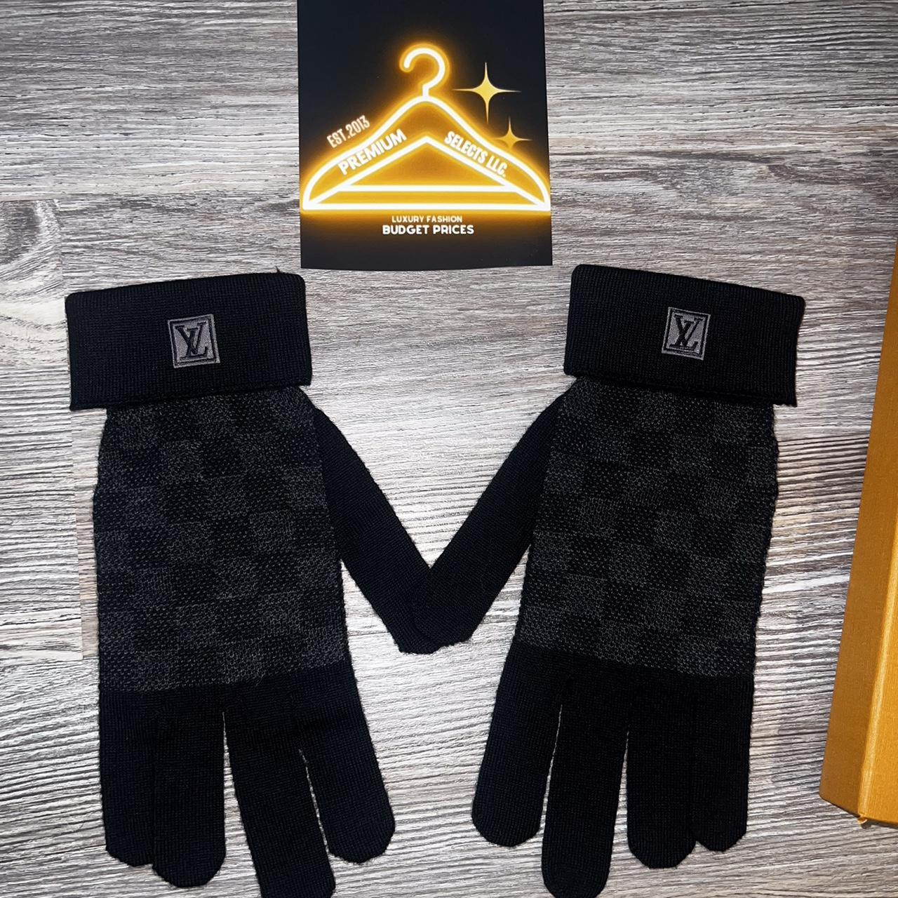 Louis Vuitton Damier gloves Dm for bundle with hat - Depop