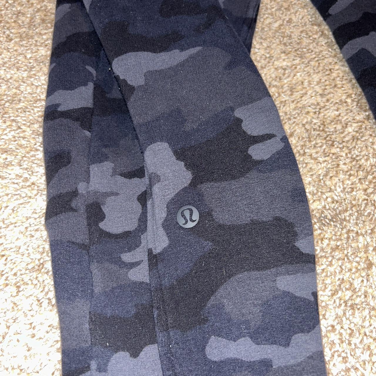 Lululemon black camo joggers size 8 - Depop