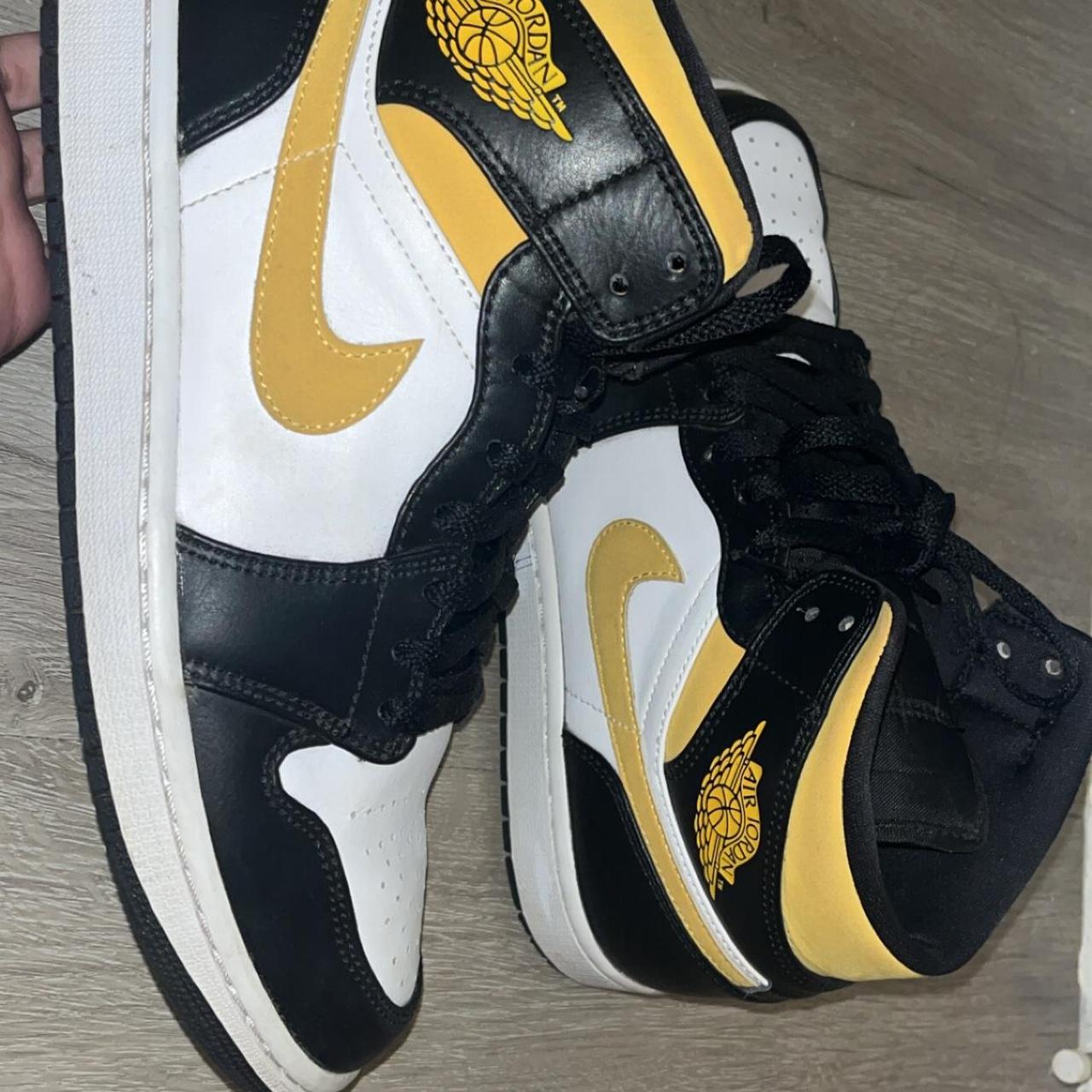 jordan mid 1 black yellow