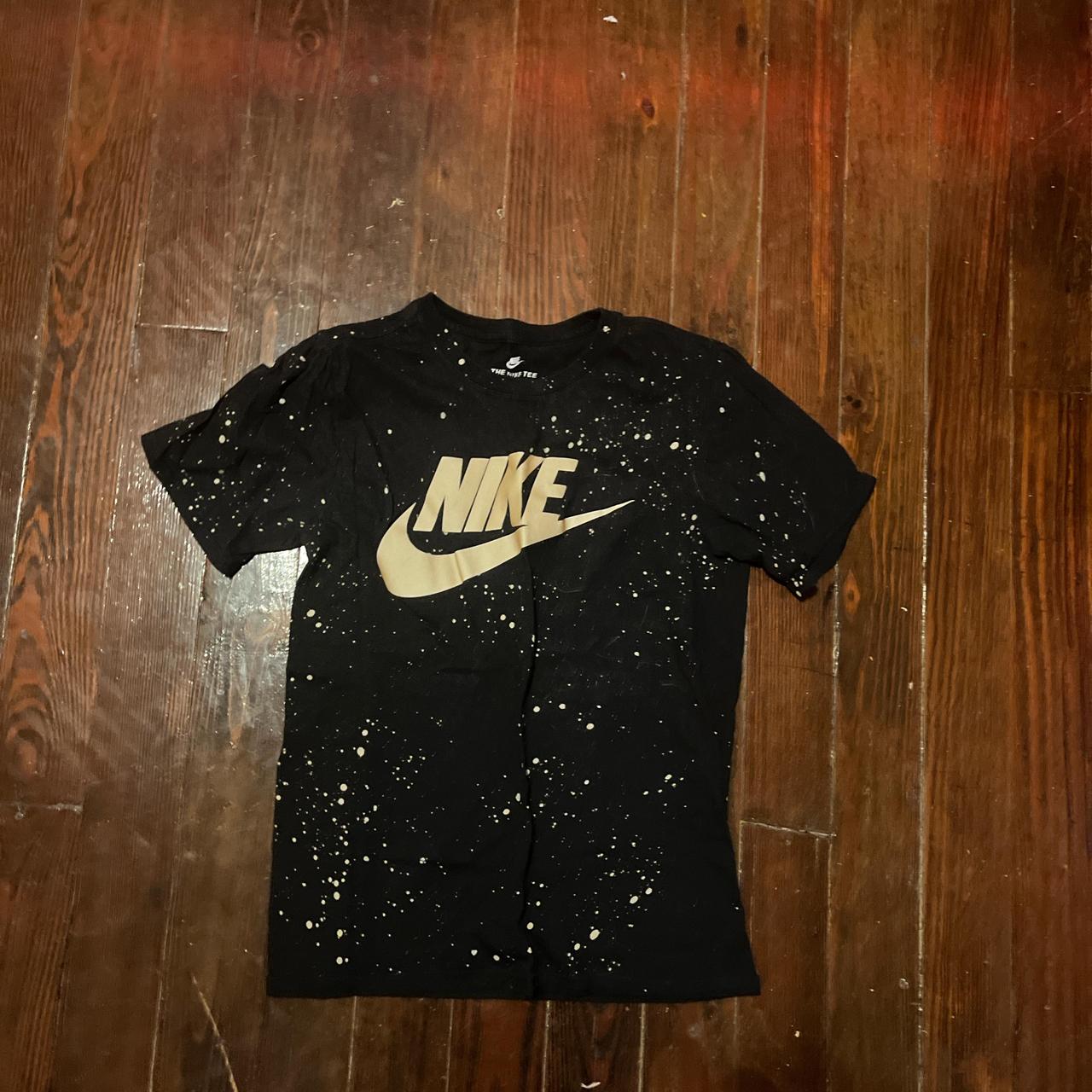 black and gold nike t shirt