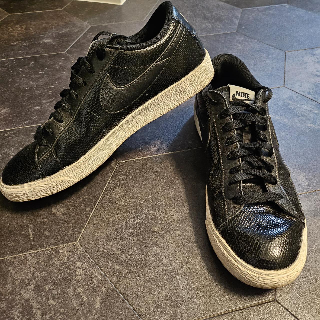 nike snake print sneakers