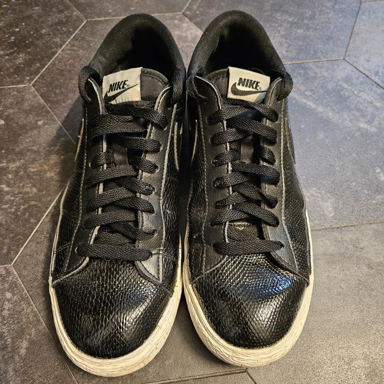 nike snake print sneakers