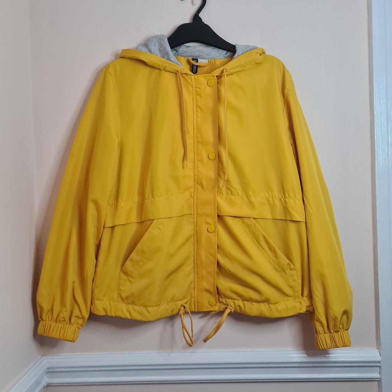 Light weight jacket in yellow 💛 🖤instant... - Depop