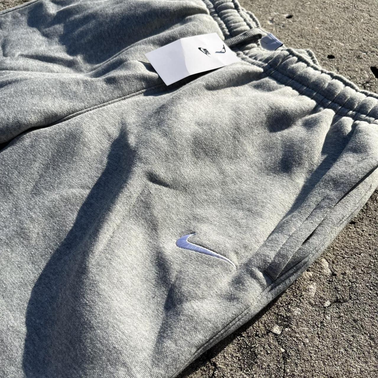 Grey nike sweatpants new with tags, 📍Size 