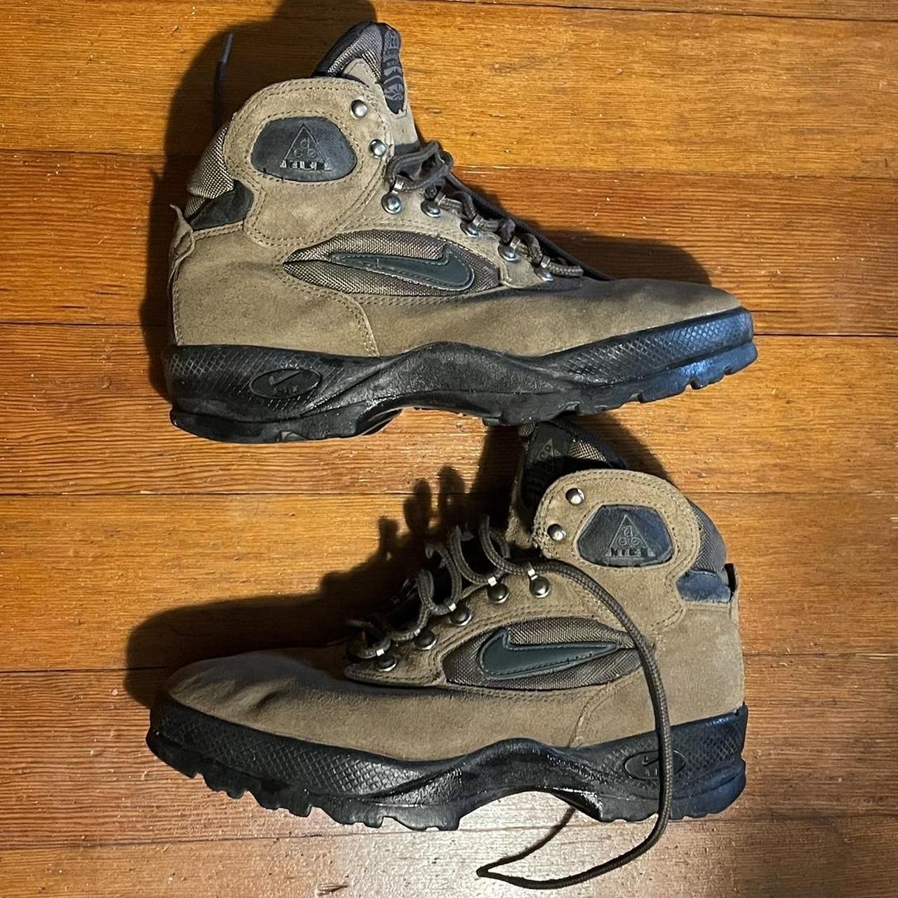 acg boots size 9