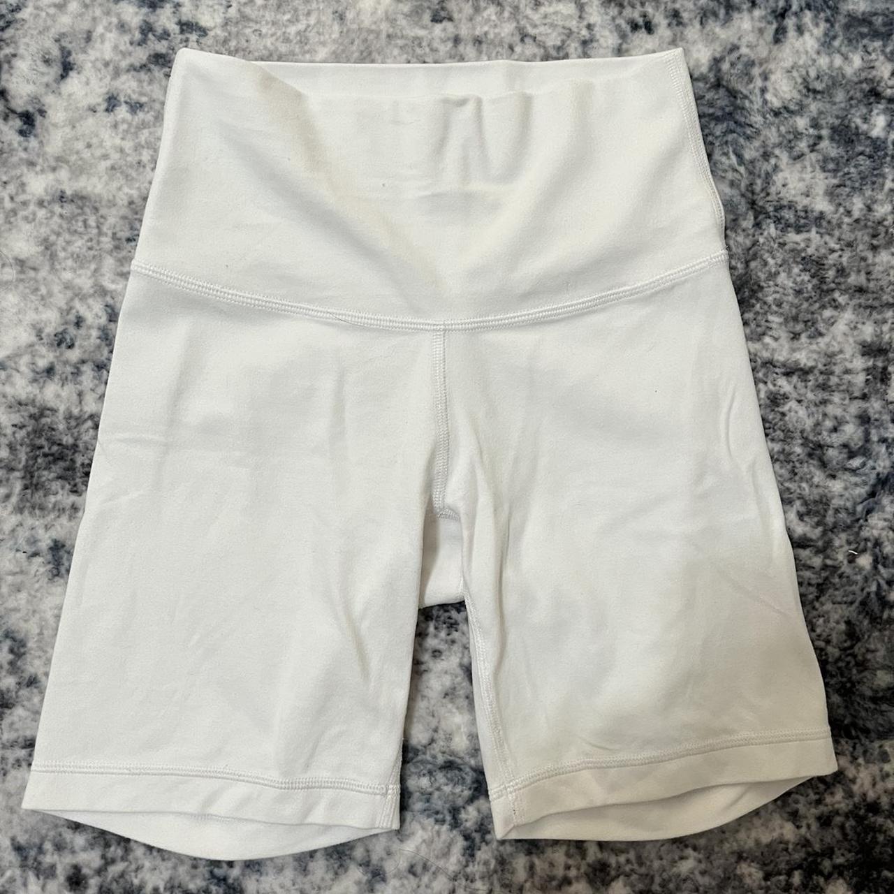 aritzia tna butter shorts for reference i have a 25 - Depop