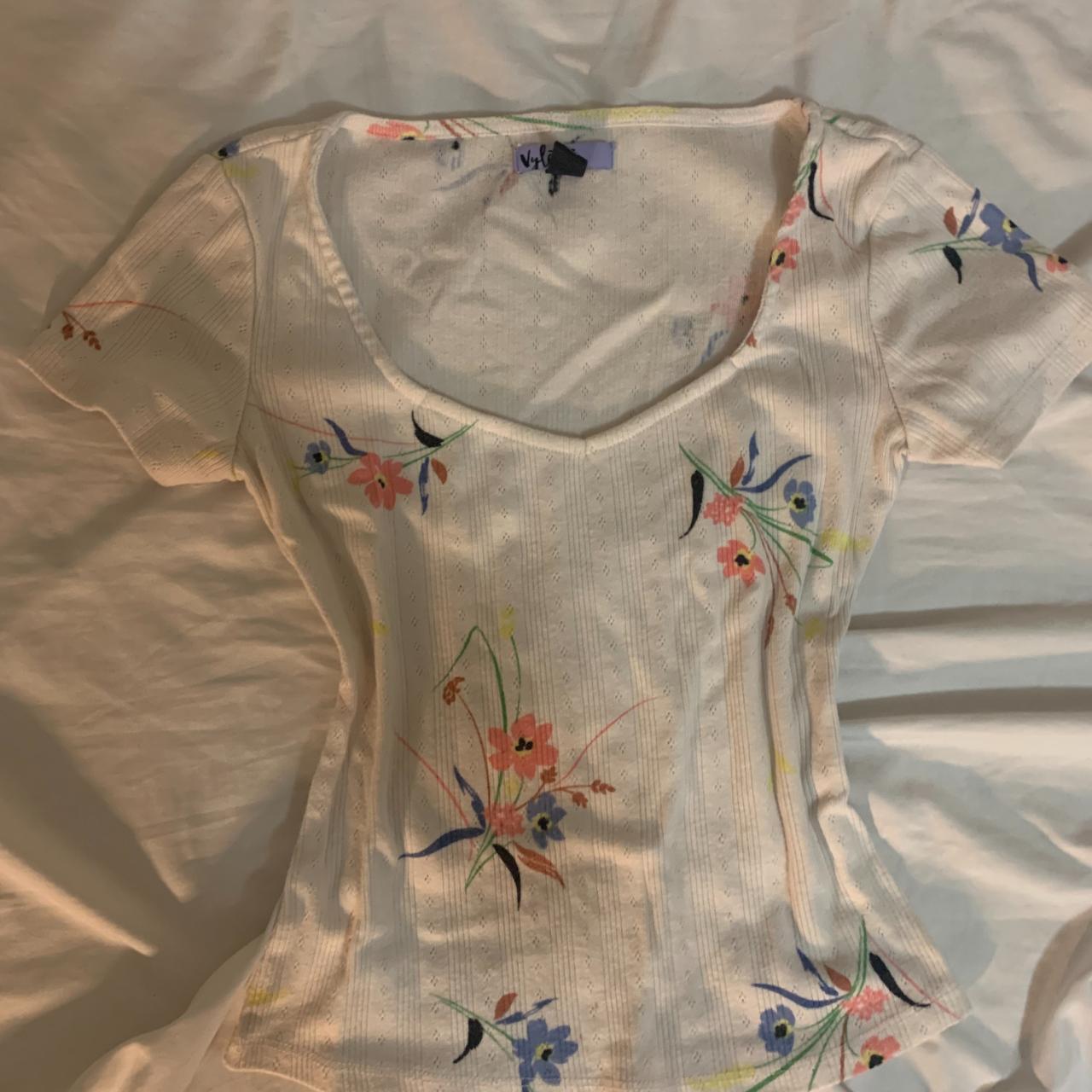 floral vylette top! wore only for easter, so pretty... - Depop
