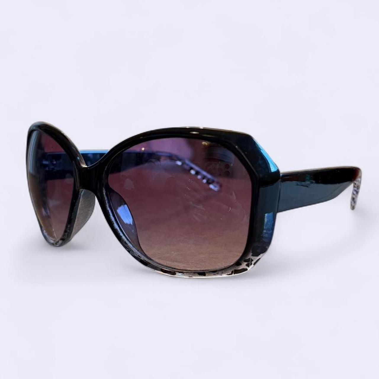 item listed by girlwithapearlearring_
