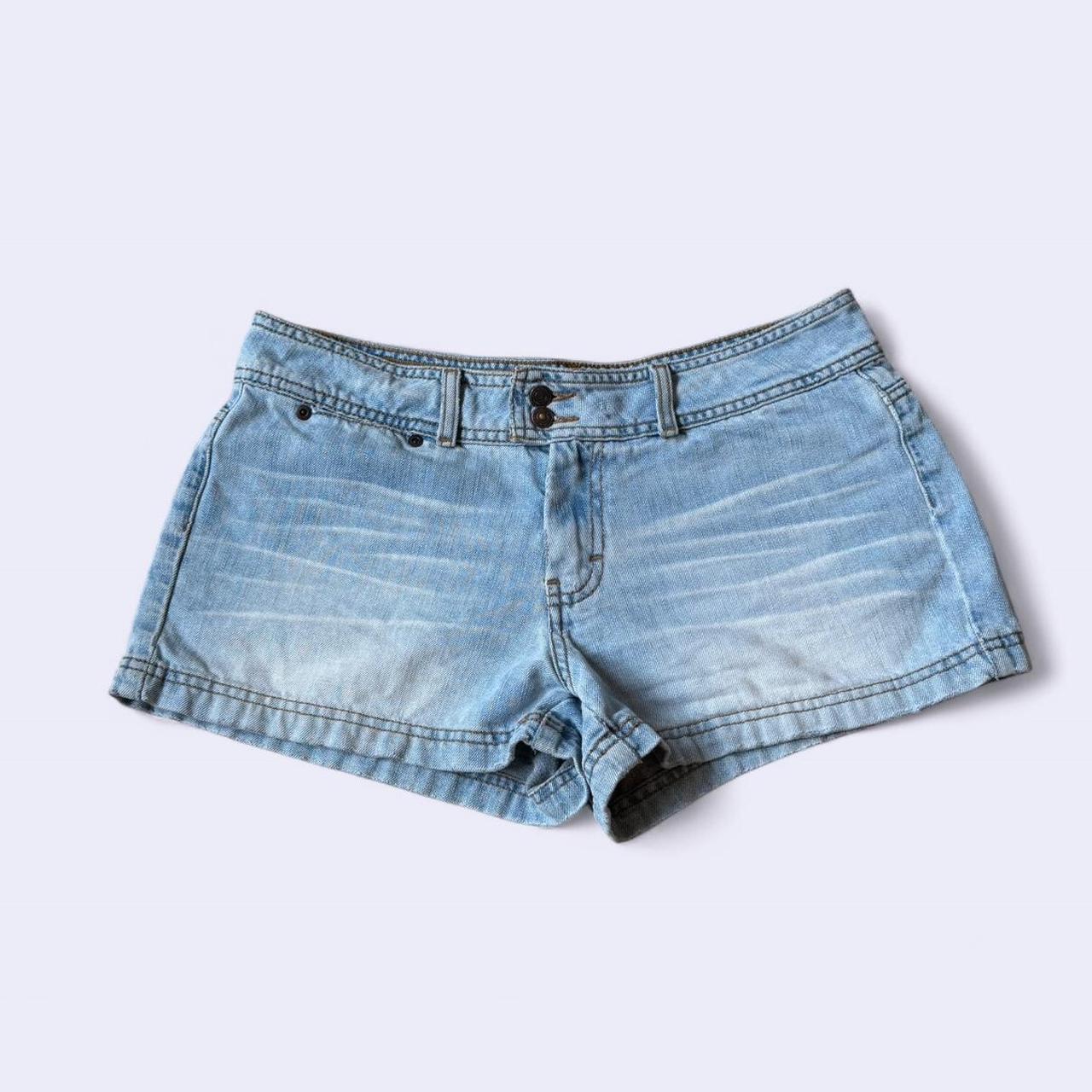 item listed by girlwithapearlearring_