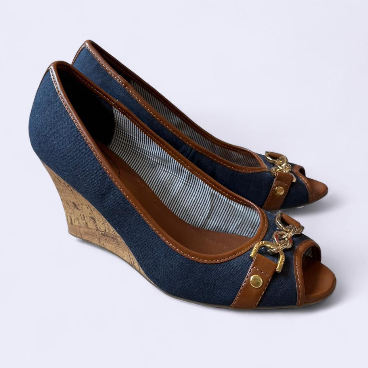 item listed by girlwithapearlearring_