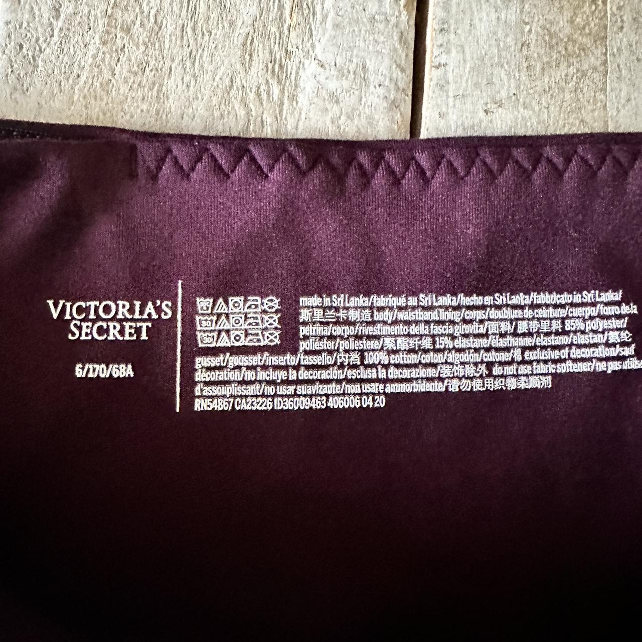 Victoria's Secret leggings. Says size 6. I'm a 4 - Depop