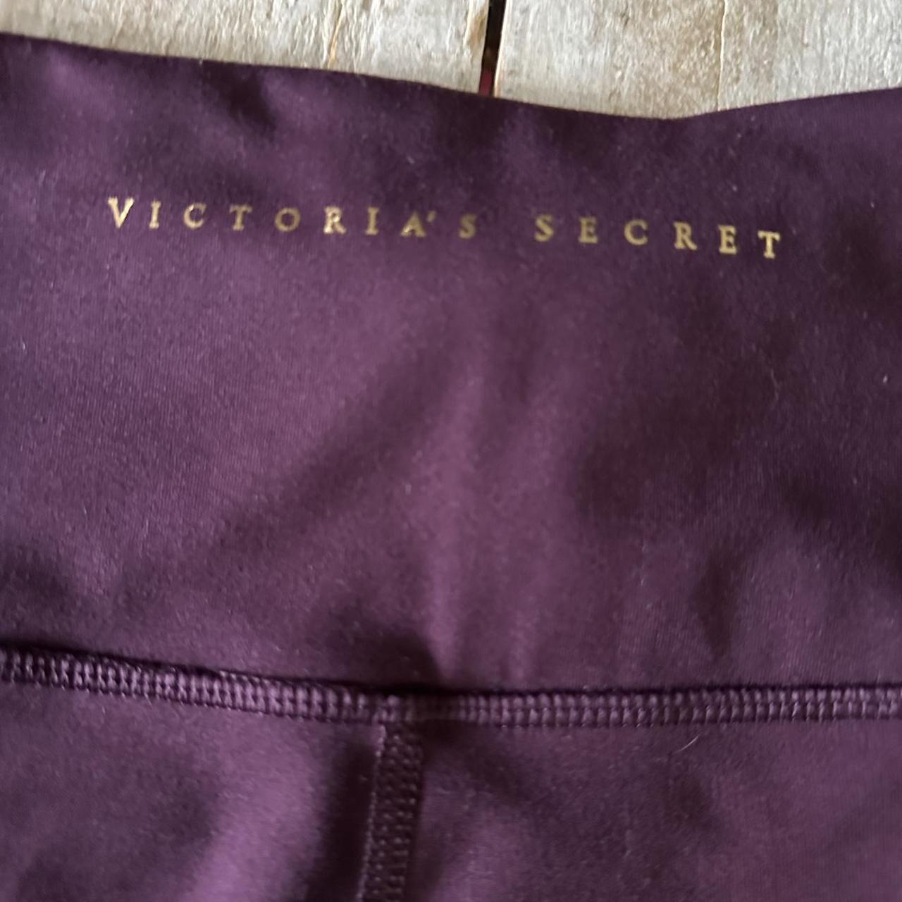 Victoria's Secret leggings. Says size 6. I'm a 4 - Depop