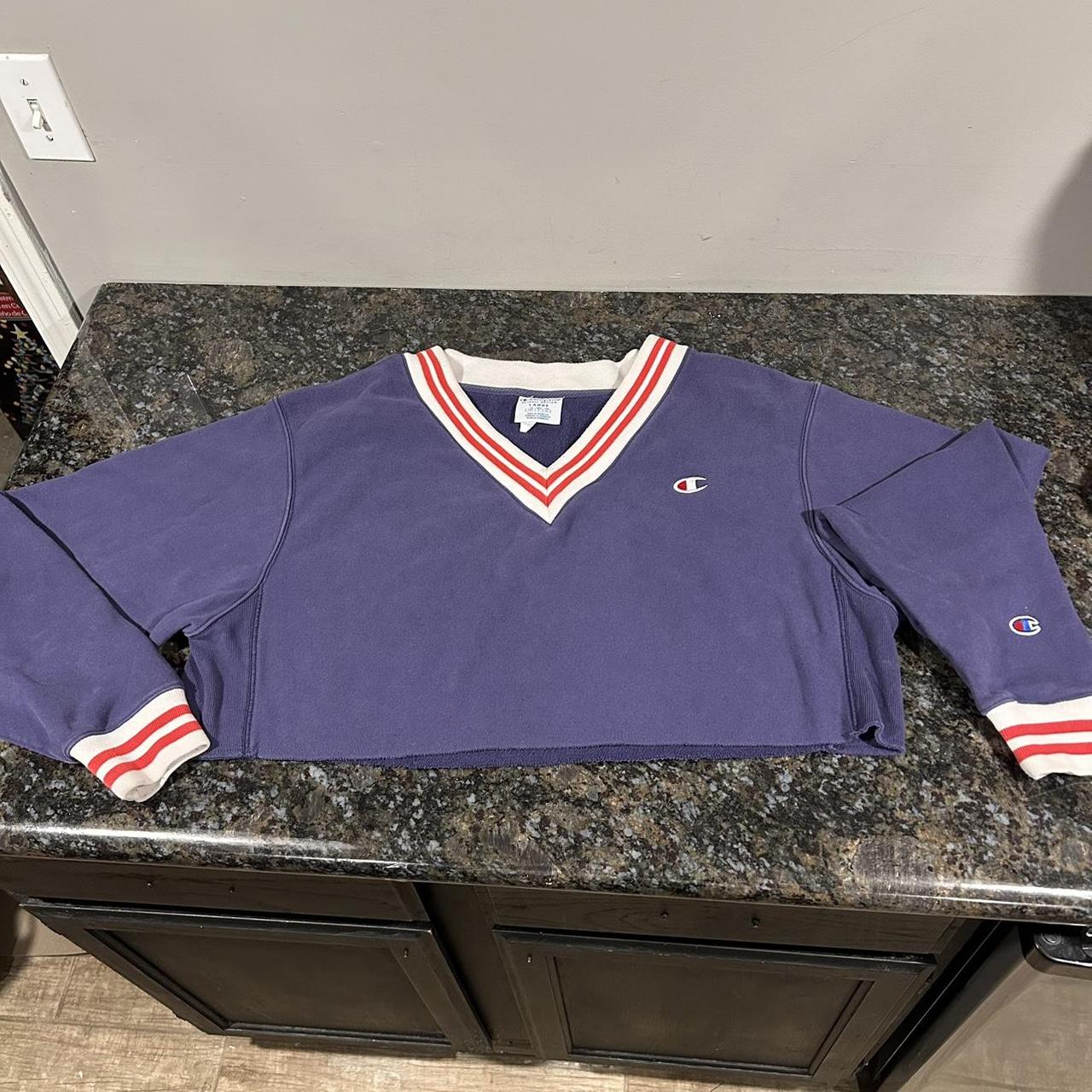 CHAMPION REVERSE WEAVE BLUE V NECK CROPPED