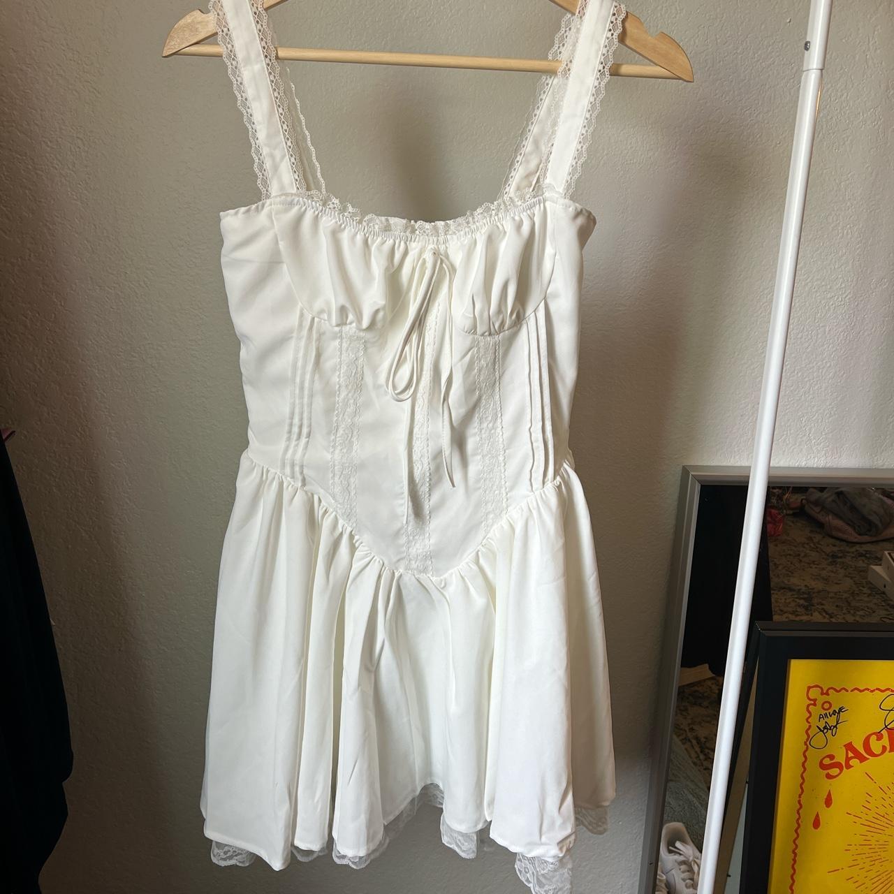 Small white picnic dress - Depop
