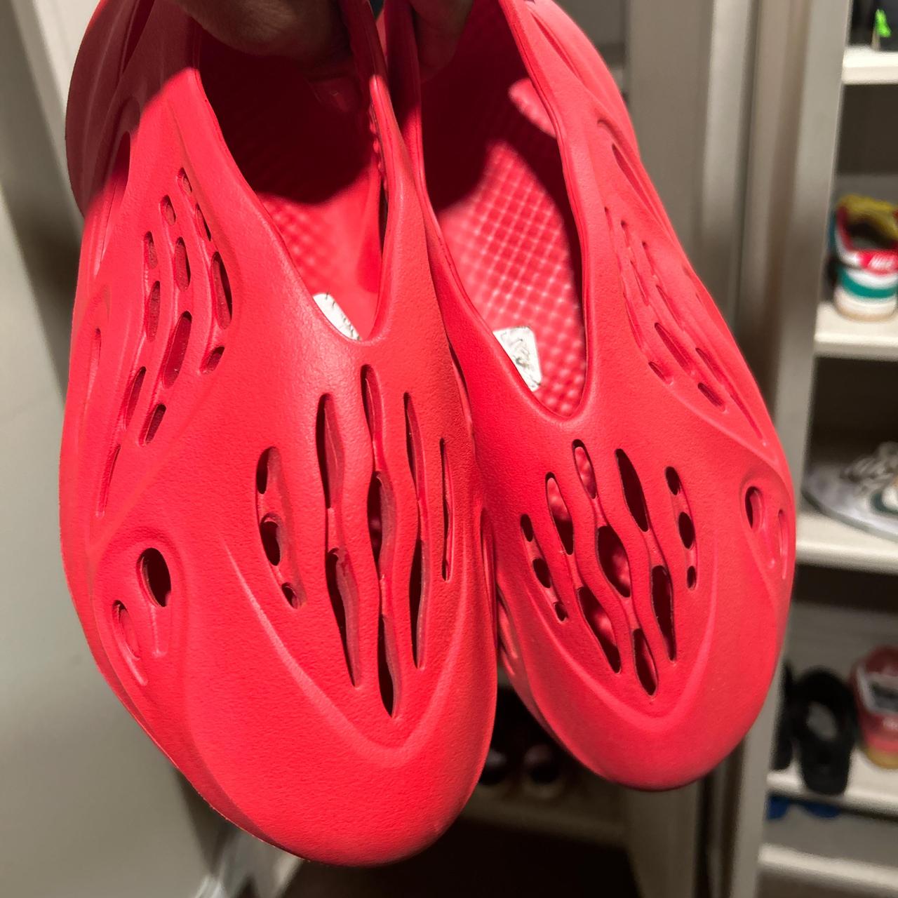 adidas yeezy foam runner red