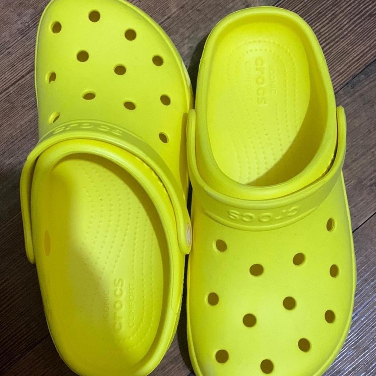 Yellow crocs hot sale size 10