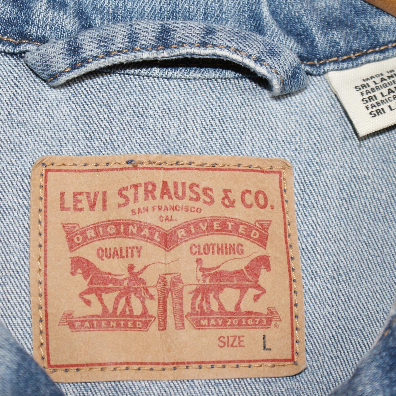 Levi'e Strauss Denim Jacket for Ladies, size Large - Depop