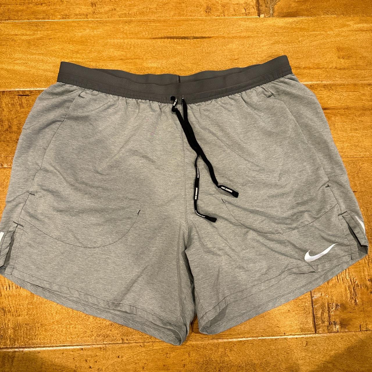 nikerunning shorts