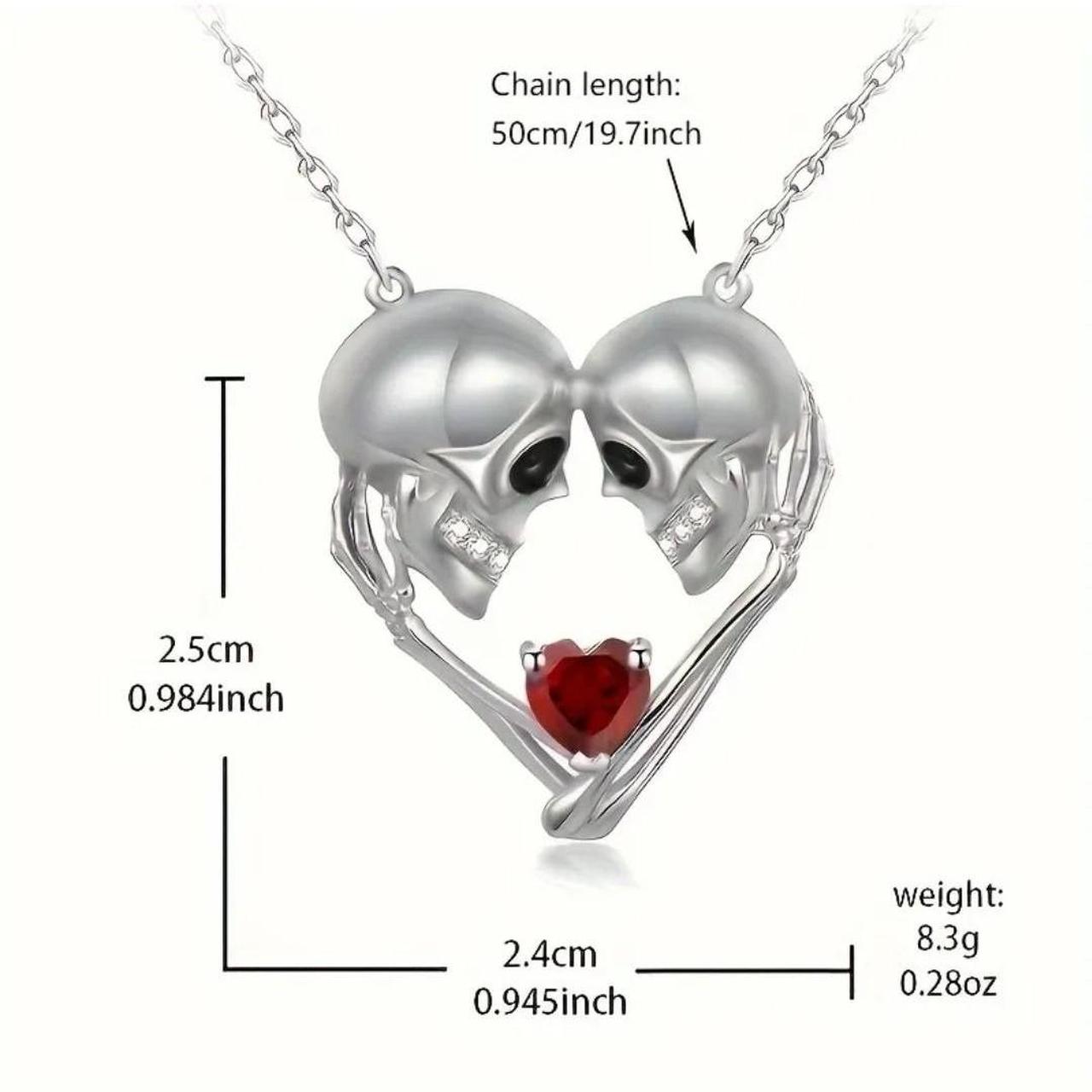 Skull hot sale heart necklace